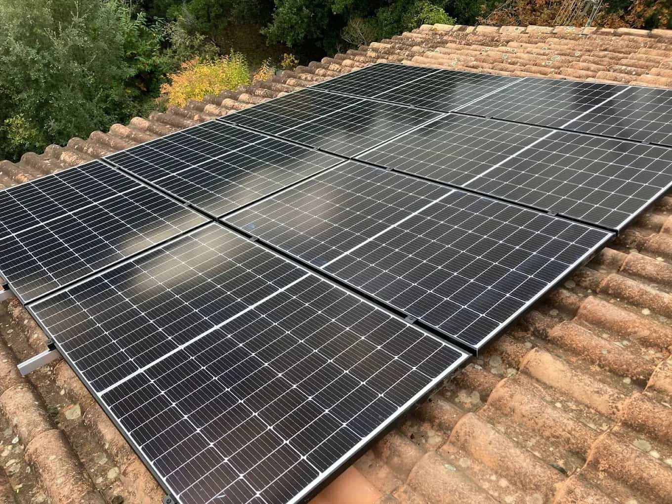 Exemple installation panneaux solaires